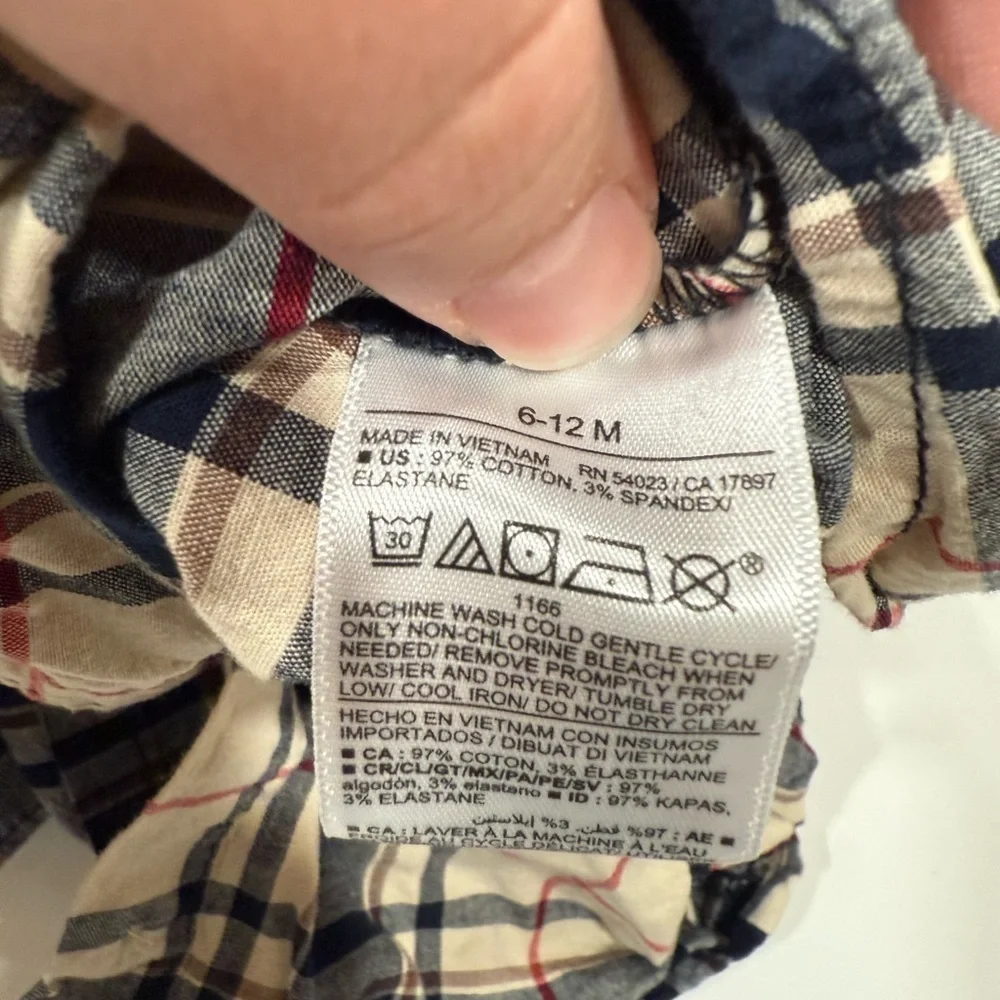 Old Navy boys Plaid button up long sleeve shirt 6-12mo